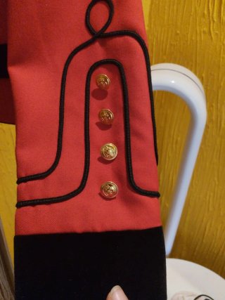 Chaqueta militar roja y negra mujer