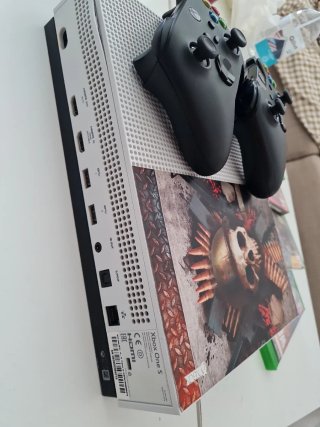 Xbox One S 1TB + 2 controller + Giochi