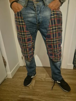 Pantalón vaquero con parches