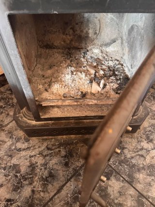 Chimenea con horno y tubos