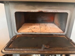 Chimenea con horno y tubos