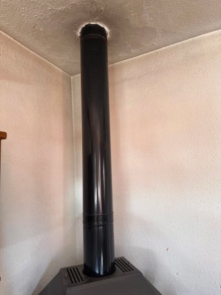 Chimenea con horno y tubos