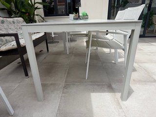 Mesa Porcelánica + 4 Sillas