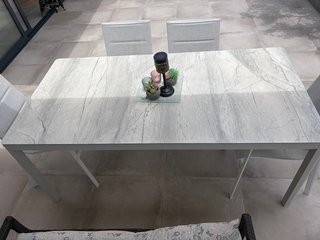 Mesa Porcelánica + 4 Sillas