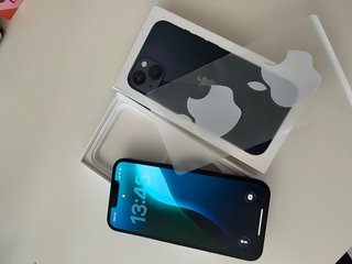 iPhone 13 Apple