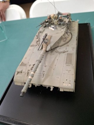 Maqueta vehículo blindado militar