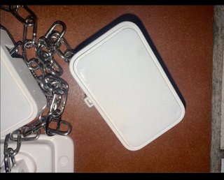 Bloqueo seguridad puerta cadena blanco