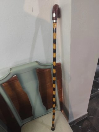 Bastón artesanal de madera