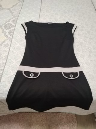 Vestido negro y blanco estilo ochentero