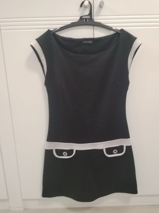 Vestido negro y blanco estilo ochentero