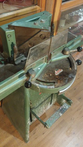Guillotina Ingletadora Pedal Morsø Marcos