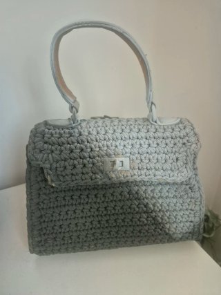 Bolso de crochet gris