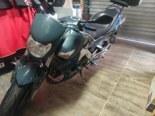 Suzuki GSR600 Naked Moto