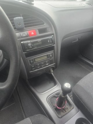 Hyundai Elantra 2004