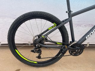 Bicicleta Rockrider Negra y Verde 27.5 ruedas