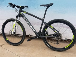 Bicicleta Rockrider Negra y Verde 27.5 ruedas
