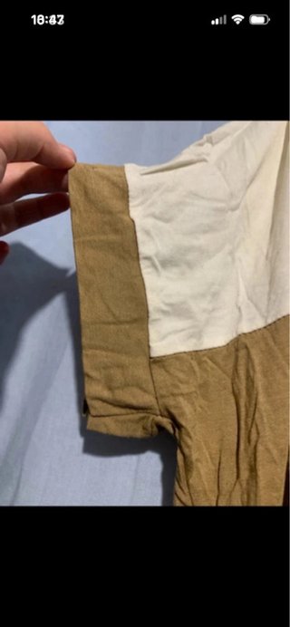 Camiseta nudo de tres colores