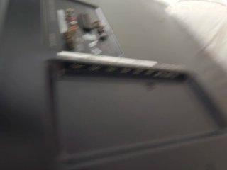 Televisor LG 49LF630V Para colgar wn la pared.