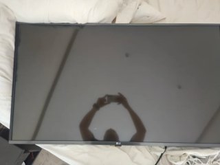 Televisor LG 49LF630V Para colgar wn la pared.