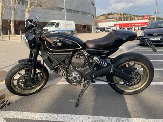Ducati Scrambler Cafe Racer 2017 Negra. 23000km.
