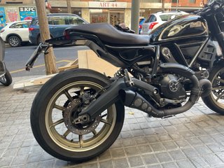 Ducati Scrambler Cafe Racer 2017 Negra. 23000km.