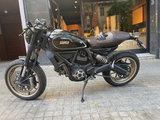 Ducati Scrambler Cafe Racer 2017 Negra. 23000km.