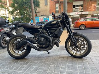 Ducati Scrambler Cafe Racer 2017 Negra. 23000km.