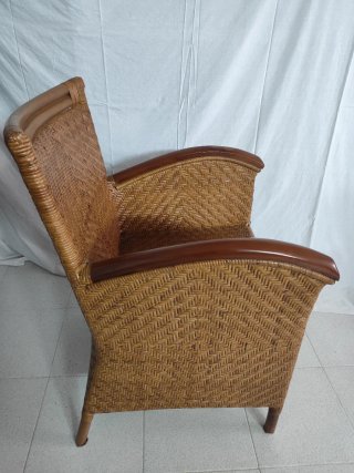 Sillón de mimbre y madera alta calidad