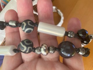 Lote: 2 collares y 4 pulseras bisutería. Vintage