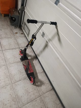 Patín Boomerang Negro y Rojo