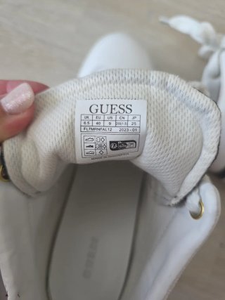 SNEAKERS Guess Blancas y Marrones con tacones