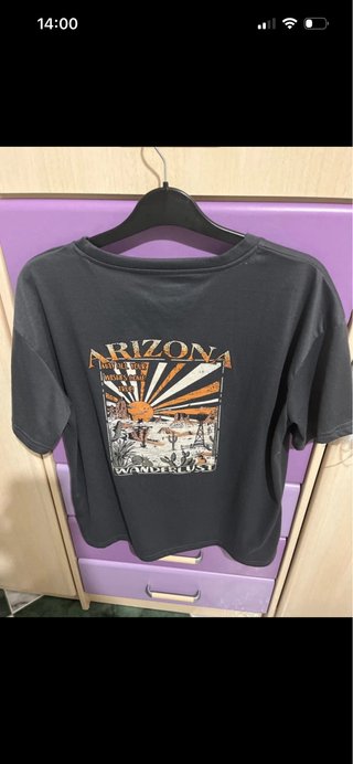 Camiseta Negra con Estampado