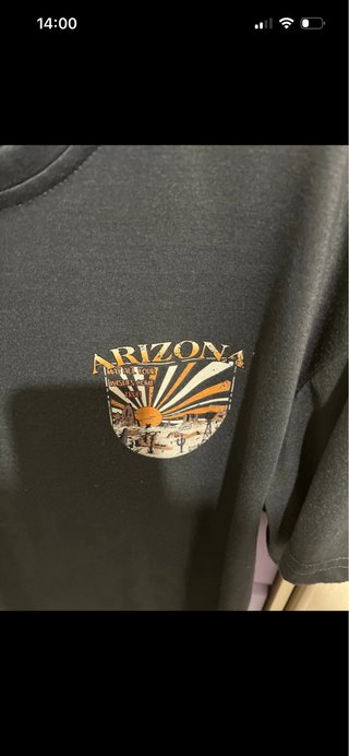Camiseta Negra con Estampado