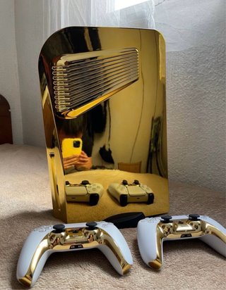 Consola PS5 color dorado