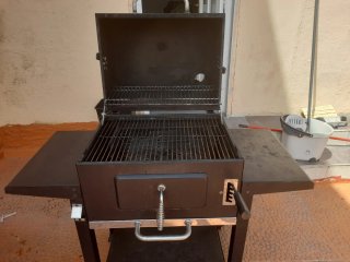 Barbacoa carbón con funda
