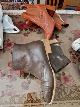 Botines y zapatillas piel talla 39