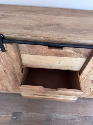Cómoda de madera de mango con cajones