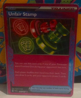 Unfair Stamp TWM 165 Pokémon Carta