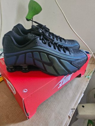 Nike Shox R4 SE Scarpe Uomo Nero Multicolor