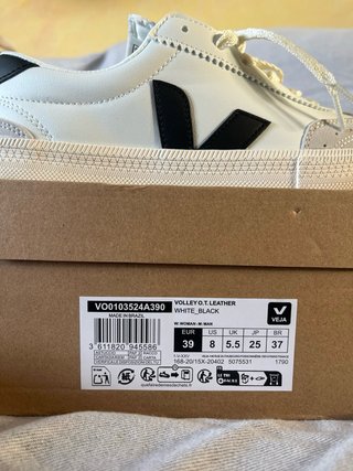 Sneakers Talla 39 Blancas y Negras