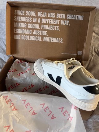 Sneakers Talla 39 Blancas y Negras