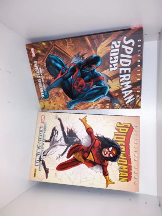 Dos tomos relacionados con Universo Spiderman