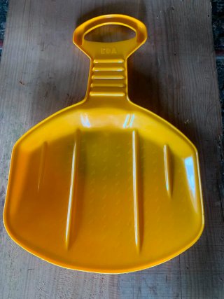 Trineo pala amarillo EDA