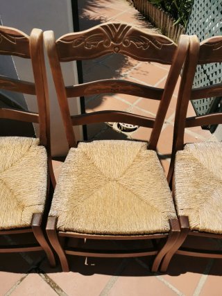 Juego de 4 sillas de madera
