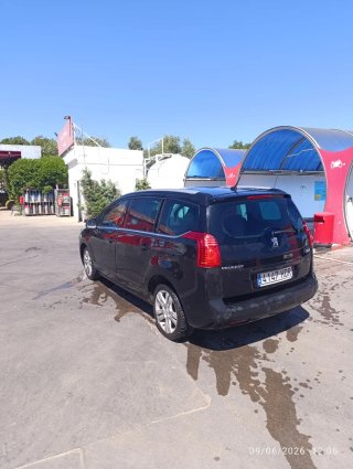 Peugeot 5008 2012