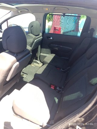 Peugeot 5008 2012