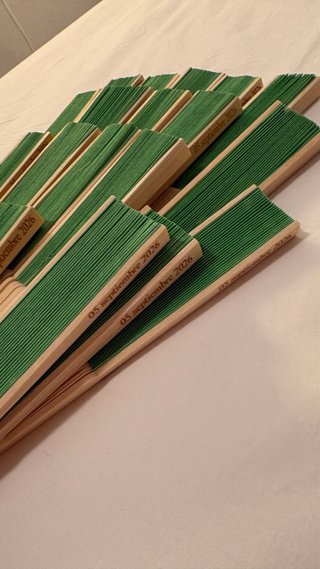 Abanicos verdes personalizados