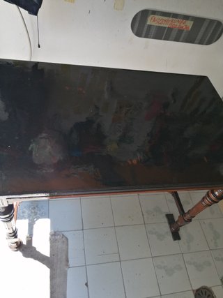 Tavolo antico in legno scuro