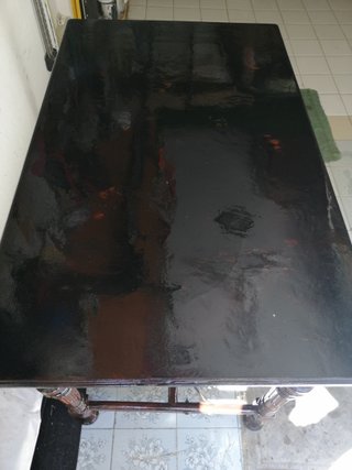 Tavolo antico in legno scuro