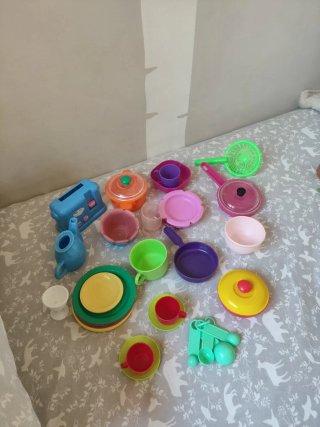 Juegos cocinita y alimentos. Más en las fotos